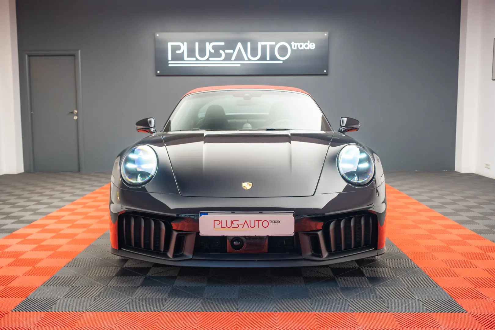 PORSCHE 911