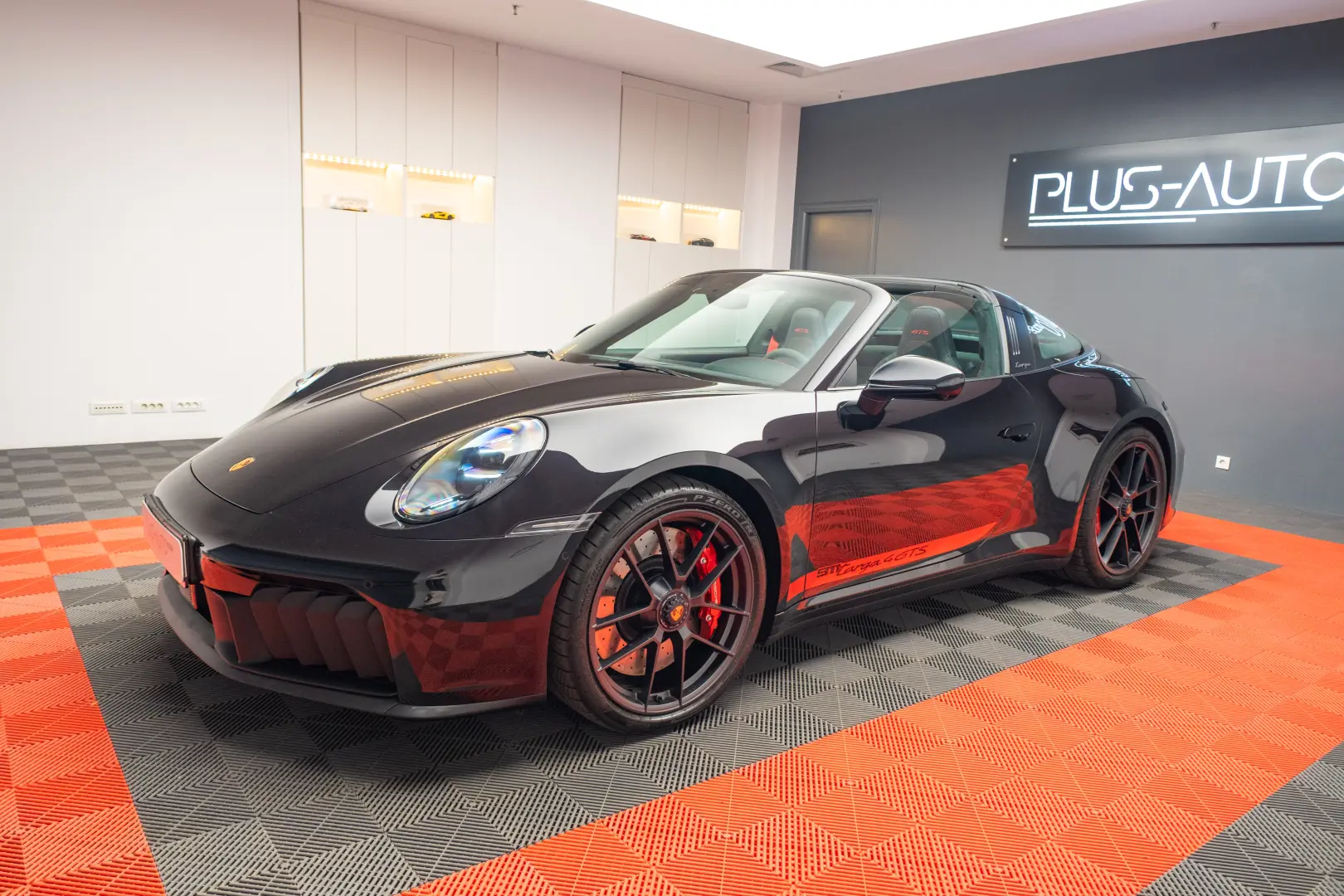 PORSCHE 911